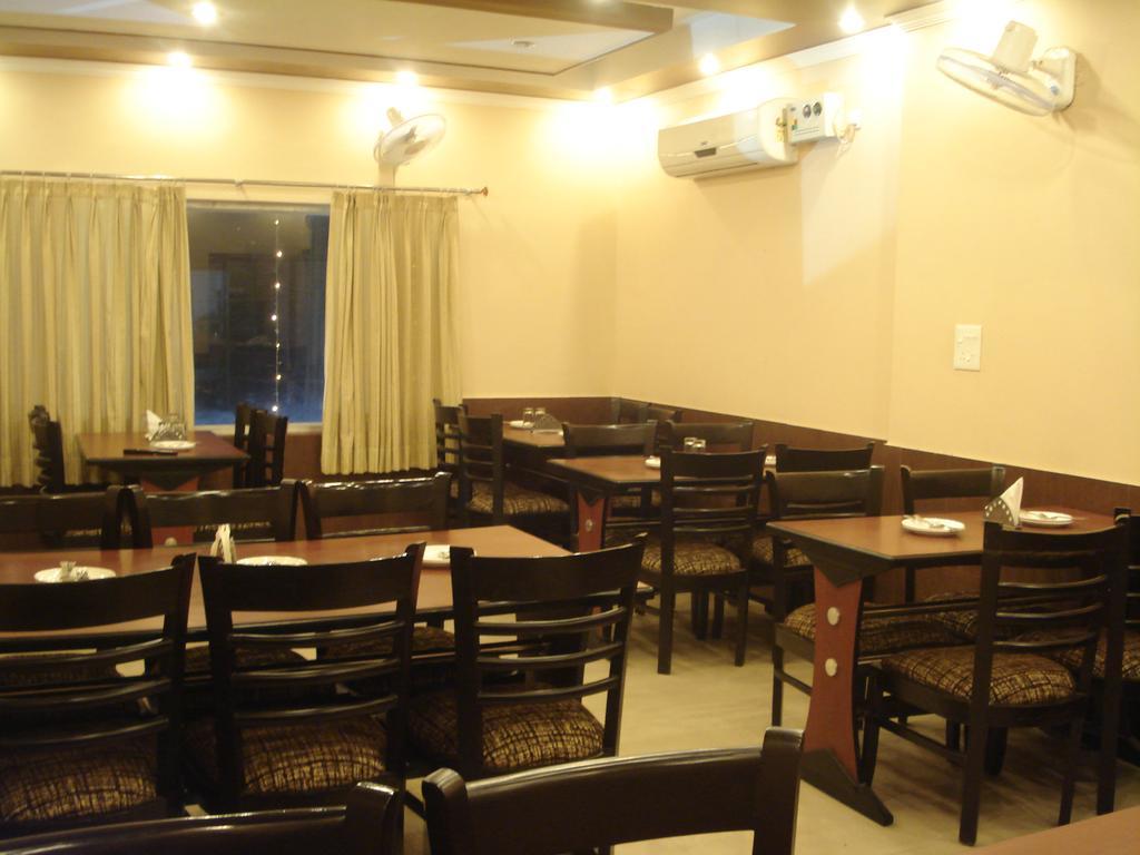 乌特萨弗酒店 德拉敦 外观 照片